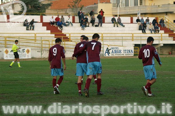 Pilloni abbraccia Tomasi